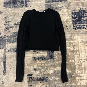 Aritzia Sunday best rerib black cropped long sleeve